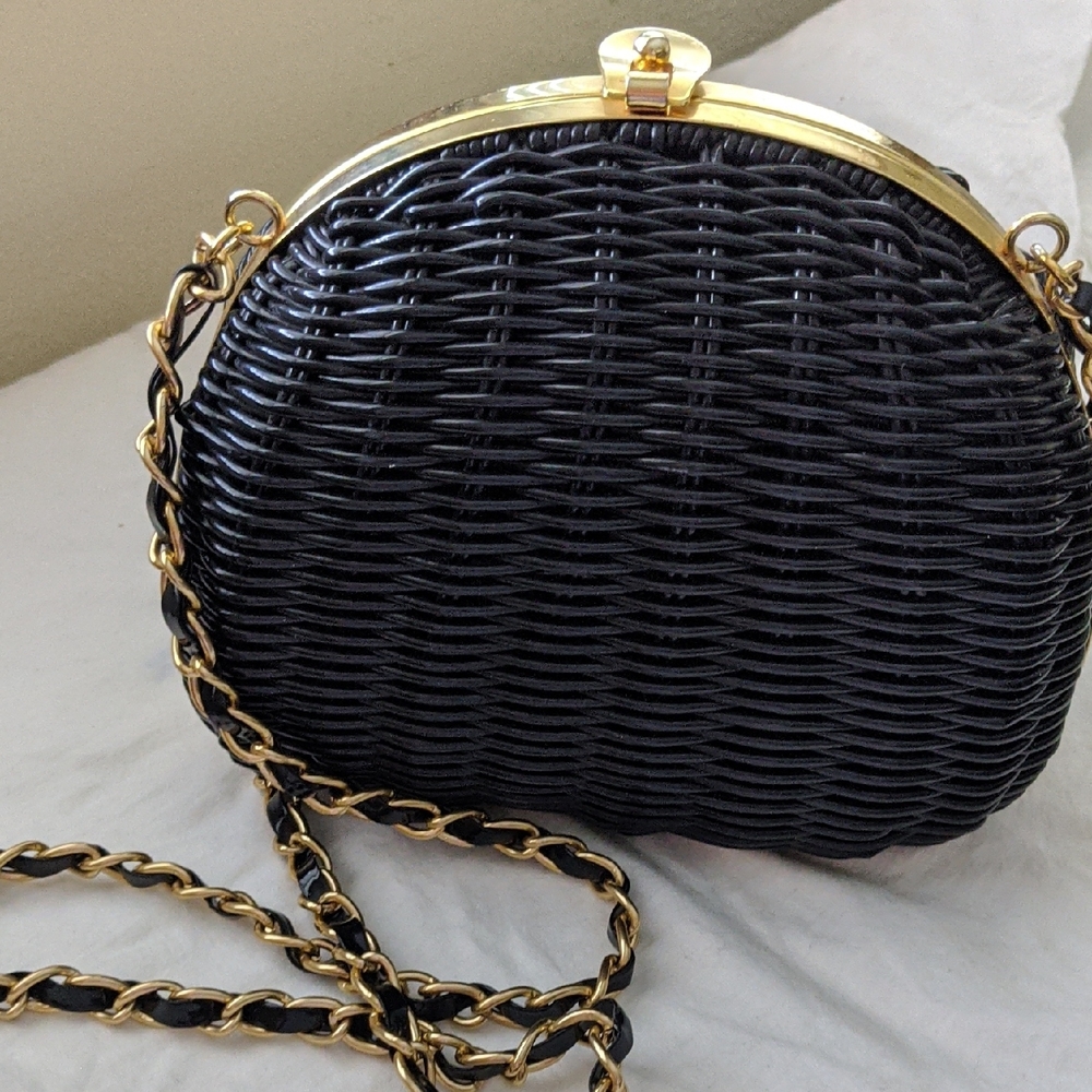 Vintage Magid Black Woven Crossbody Bag with Gold Chain - Picture 4 of 17